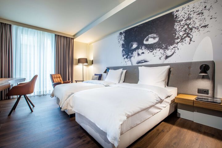 Room 40 of 122