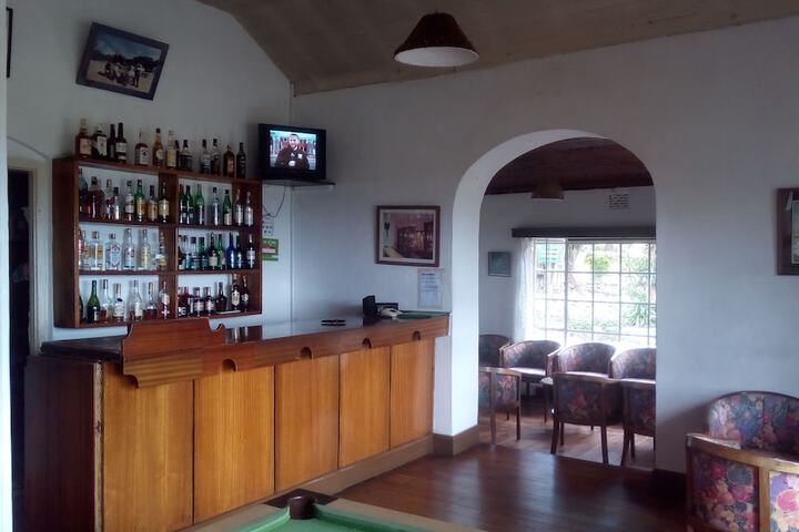 Lounge 25 of 39