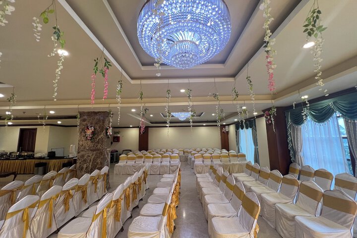Ballroom/Hall 147 of 164