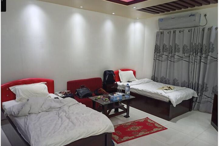 Room 9 of 22