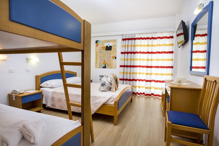 Room 6 of 36