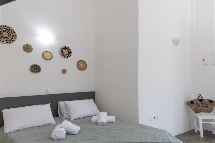 Room 32 of 89