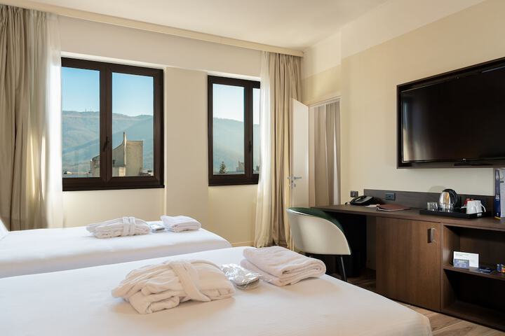 Room 25 of 121