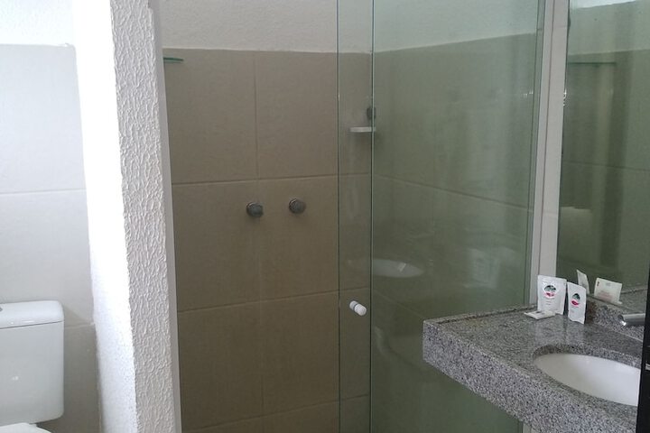Room 33 of 47