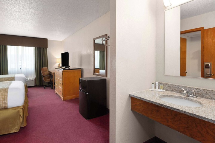 Room 15 of 47
