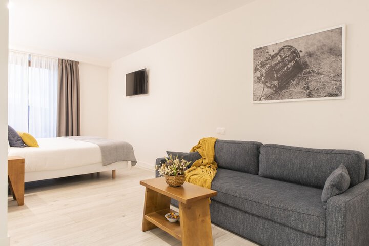 Room 12 of 63