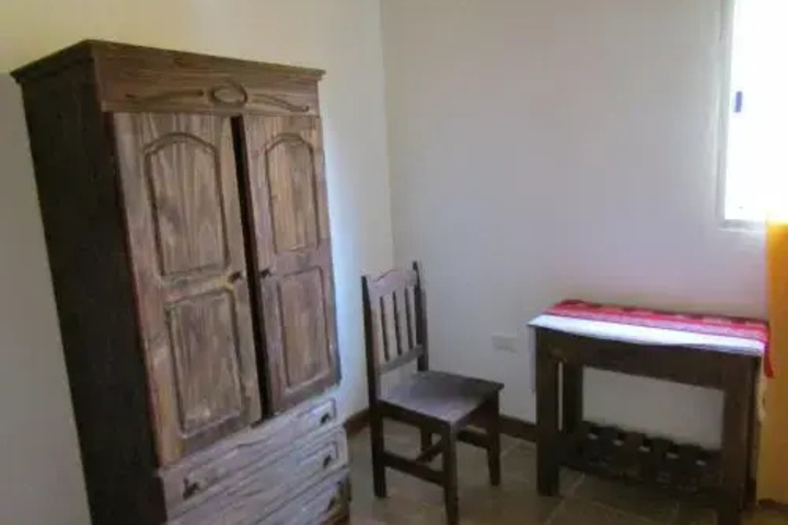 Room 5 of 9