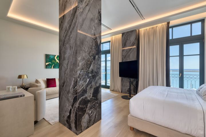 Room 27 of 115