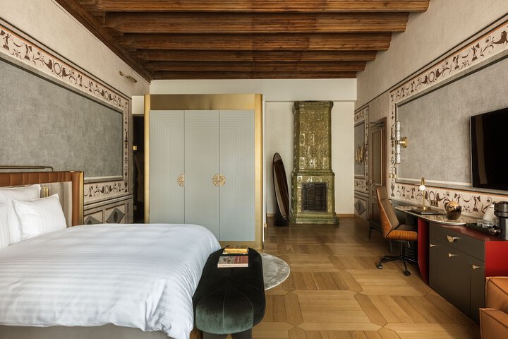 Room 21 of 90