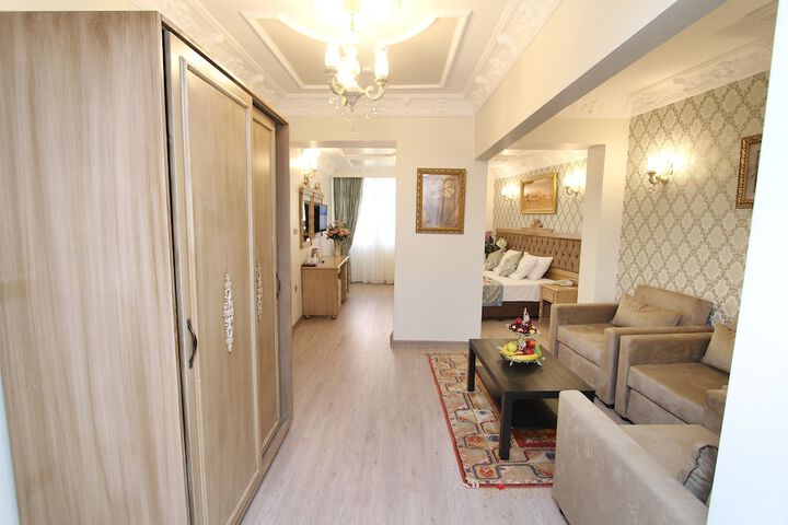 Room 13 of 67