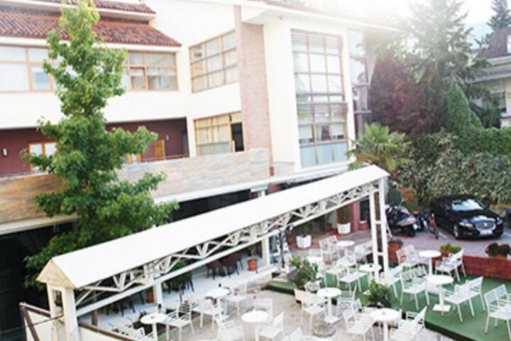 Bermon Hotel