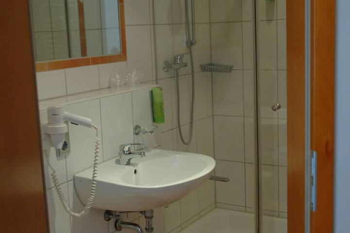 Room 18 of 36