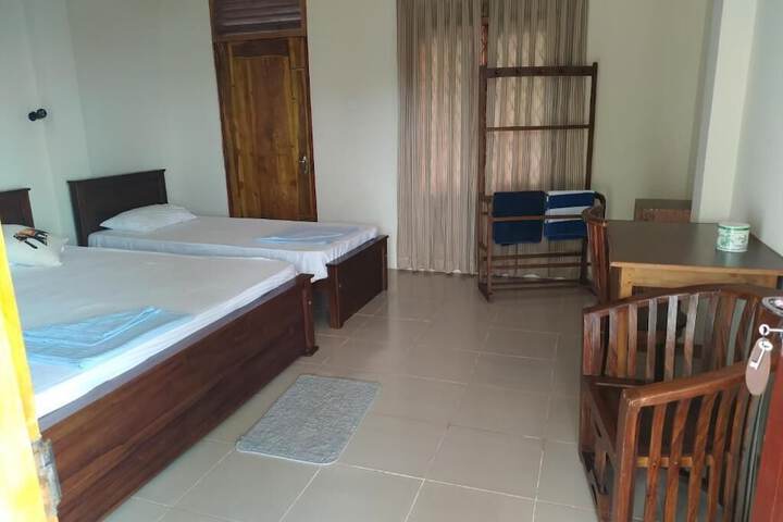Room 9 of 48
