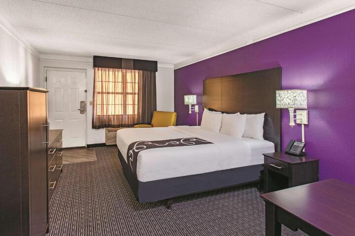 2 Double Beds (9 of 11)