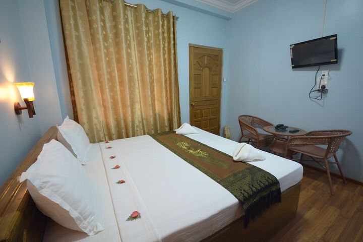 Room 9 of 35