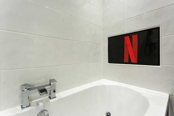 Room 5 of 12