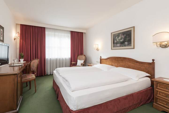 Room 7 of 70