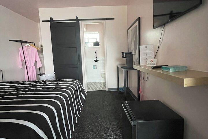Room 71 of 131