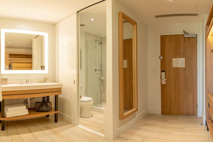 Bathroom shower
