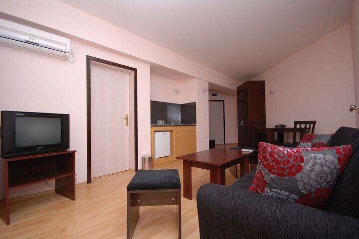Room 25 of 92