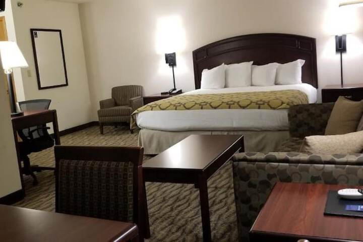 1 King Bed Mobility Accessible (4 of 10)
