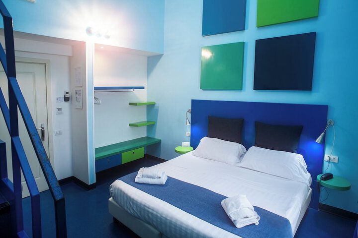 Room 52 of 144