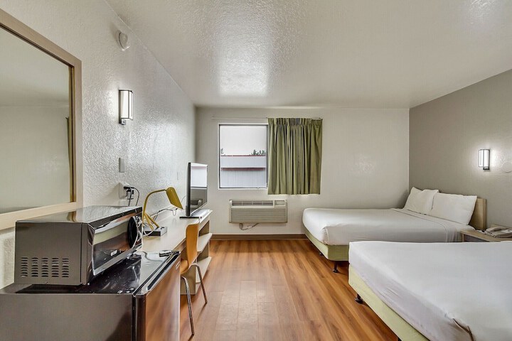 Room 50 of 101