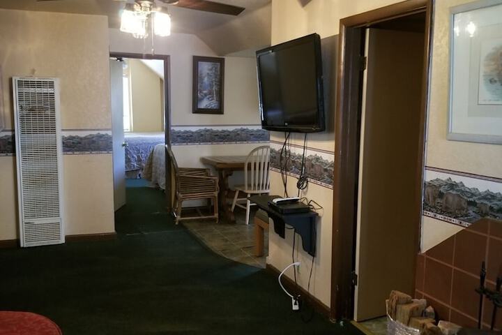 Room 83 of 149