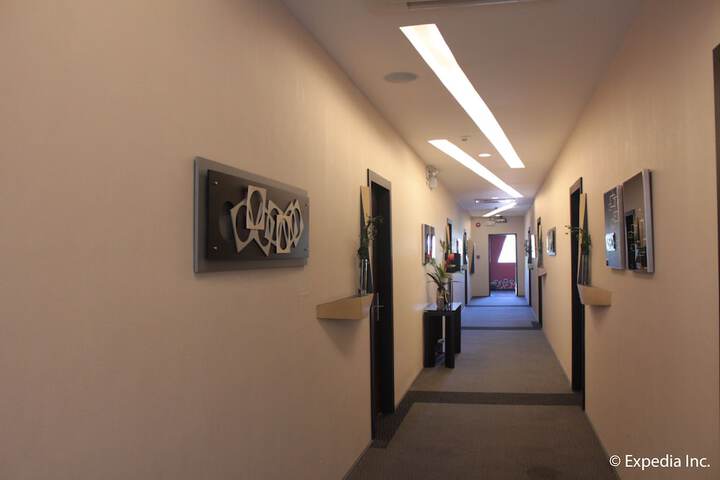 Ballroom/Hall 40 of 49
