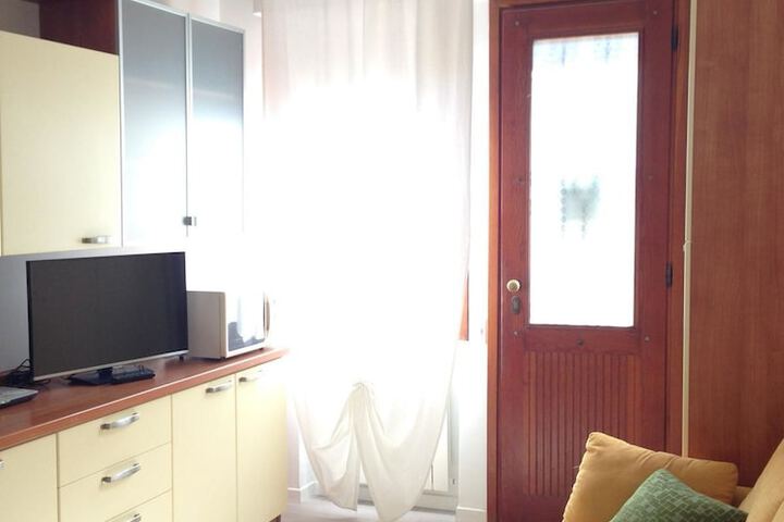 Room 12 of 33