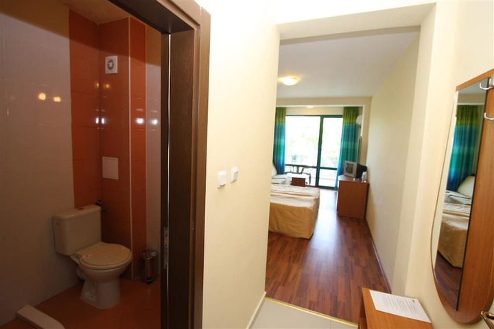 Room 20 of 49