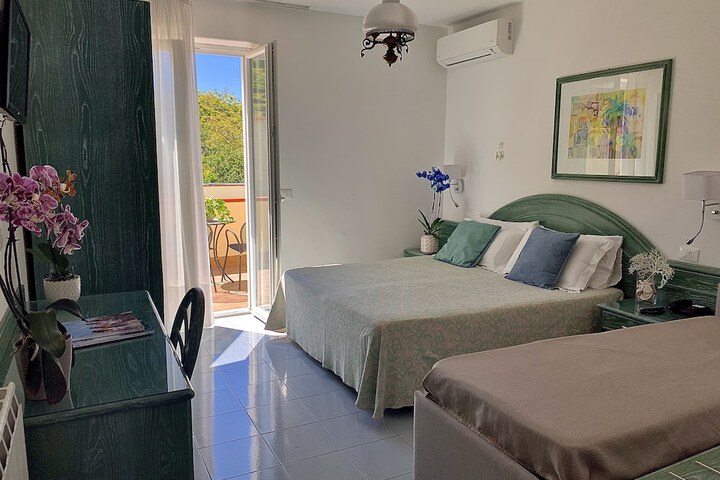 Room 8 of 44