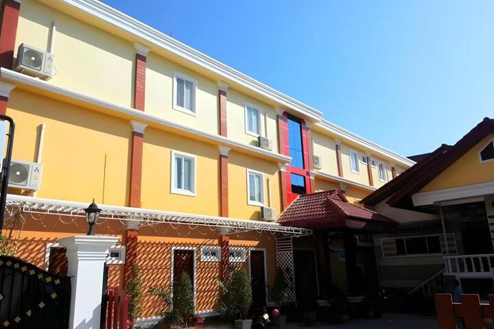 Oulayphet Hotel