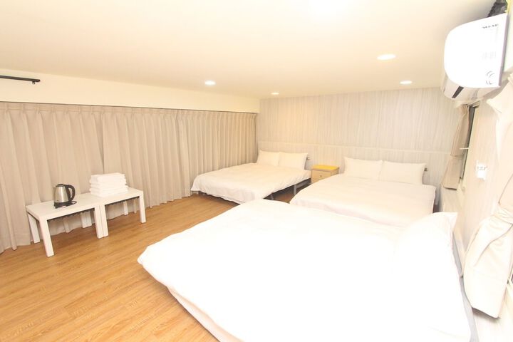 Room 54 of 246