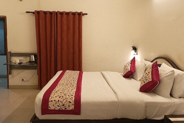 Room 17 of 40