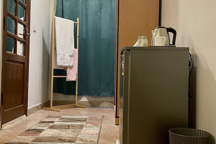 Room 16 of 37