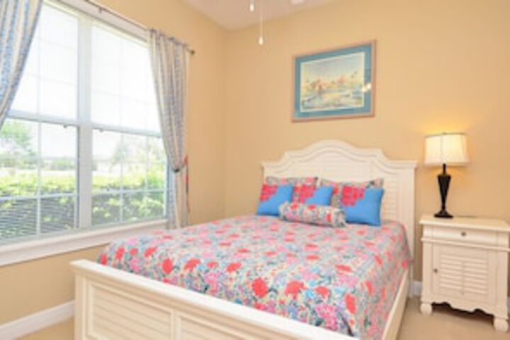 Room 34 of 108