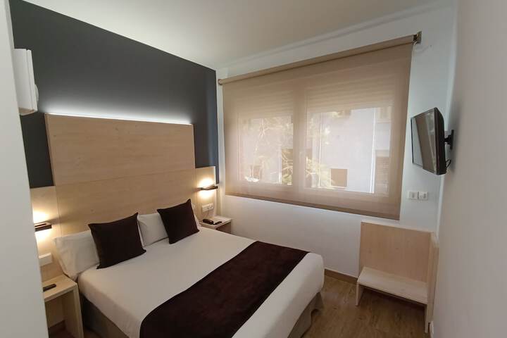 Room 26 of 80