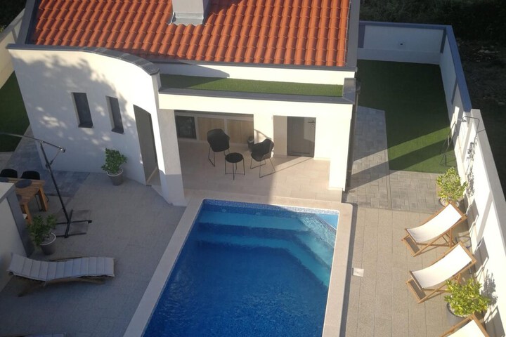 Hotel 16 of 16