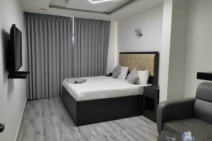 Room 15 of 62