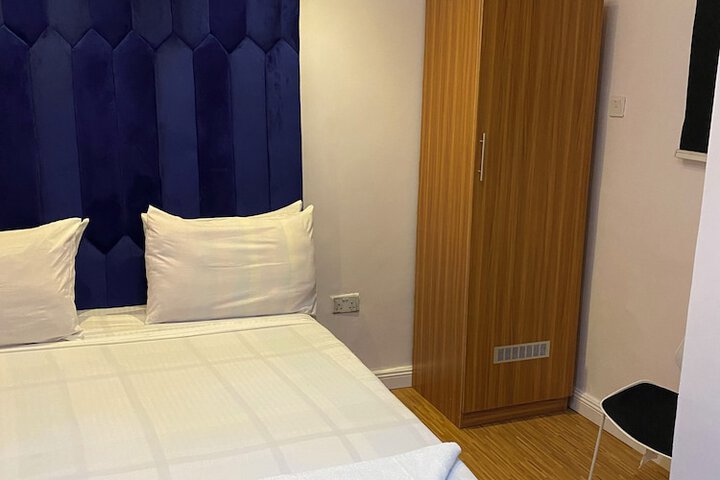 Room 21 of 33