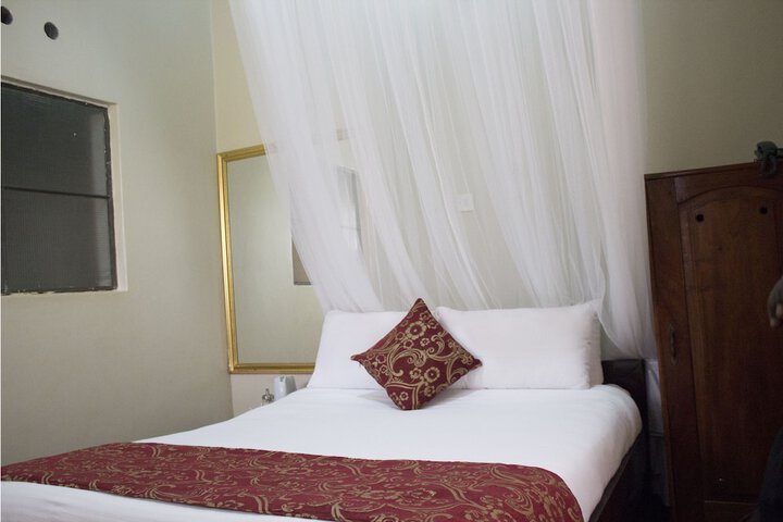 Room 18 of 33