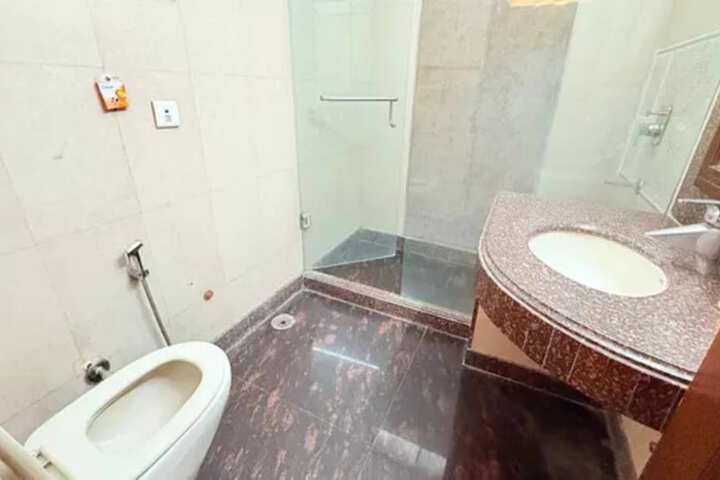 Room 15 of 18