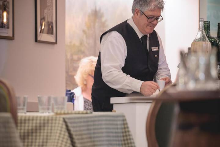 Dining 120 of 175