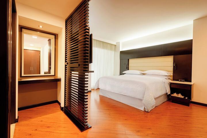 Room 8 of 71