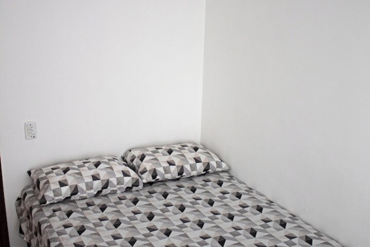 Room 7 of 32