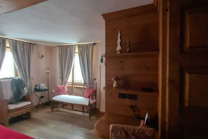 Room 27 of 70