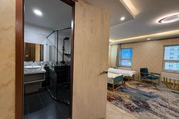Room 16 of 22