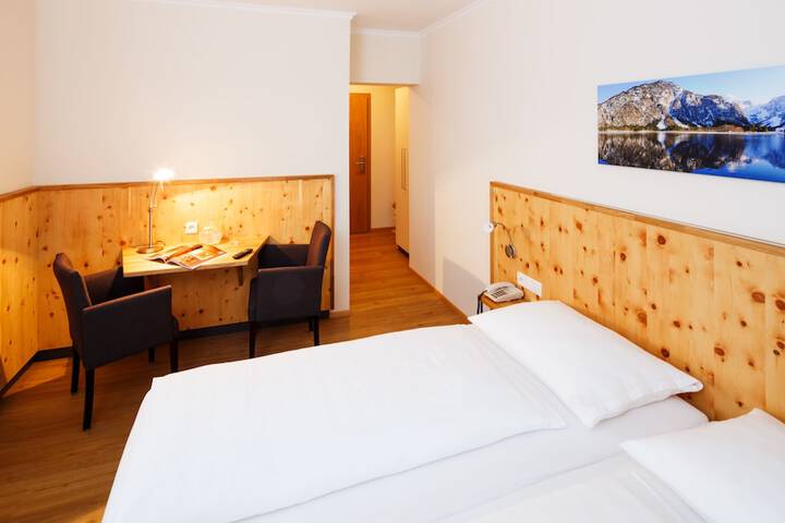 Room 9 of 38