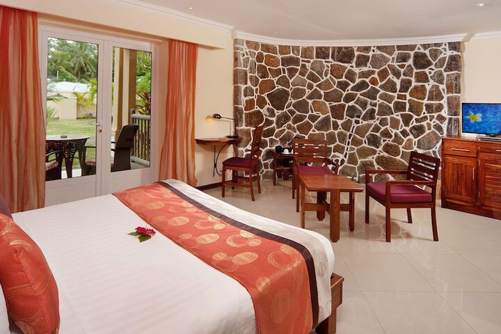 Room 3 of 37